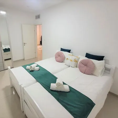 Yalarent Ariston Apartment & Penthouse Tibériade Extérieur photo
