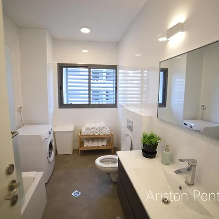Yalarent Ariston Apartment & Penthouse Tibériade Extérieur photo