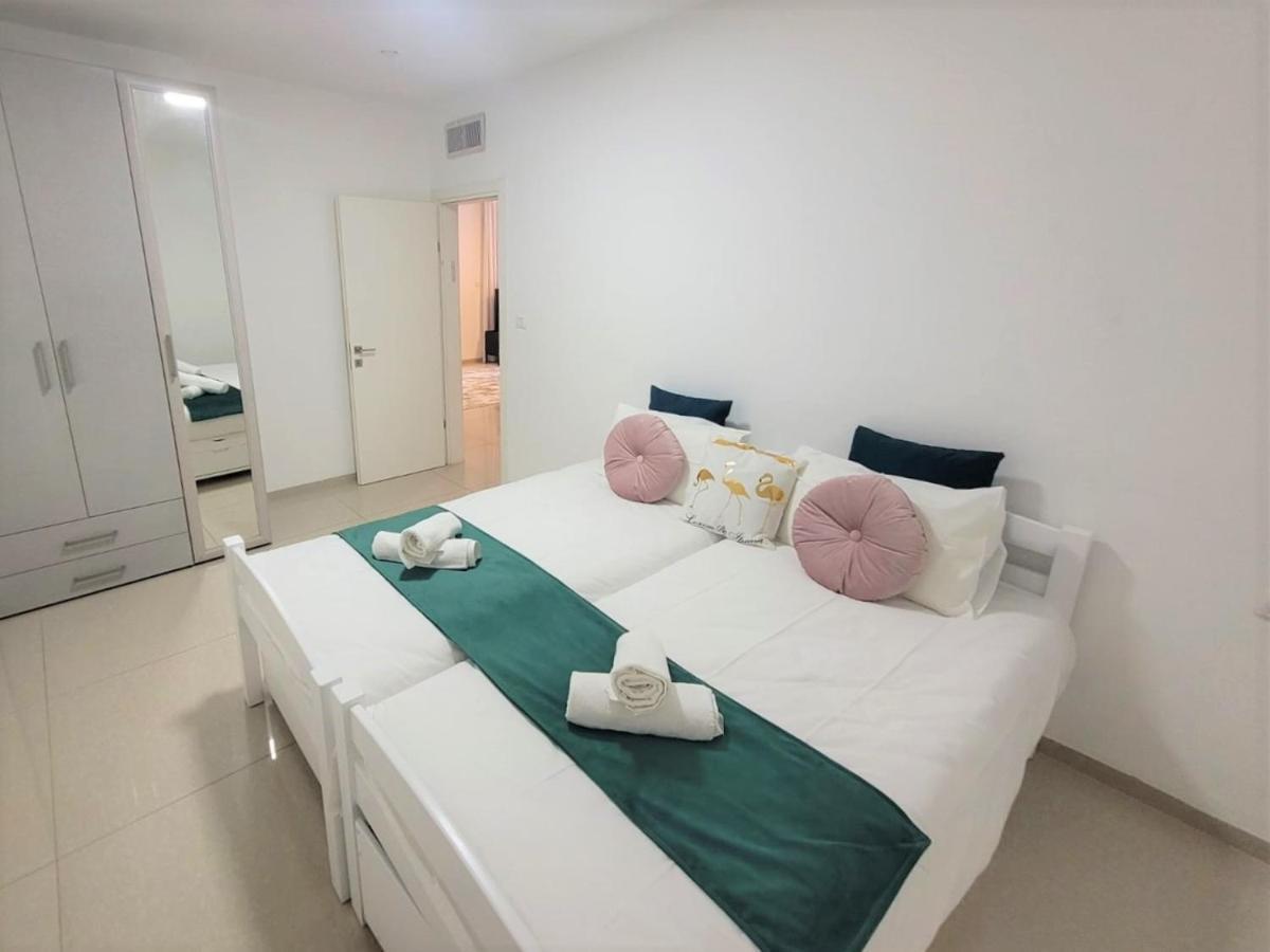Apartment Yalarent Ariston & Penthouse